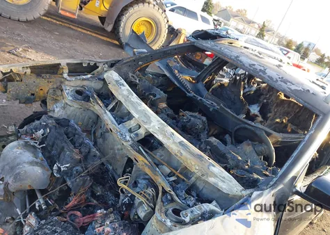 2018 Jeep Cherokee Latitude Plus 4X4 z USA, uszkodzony, nr VIN 1C4PJMLB3JD529825